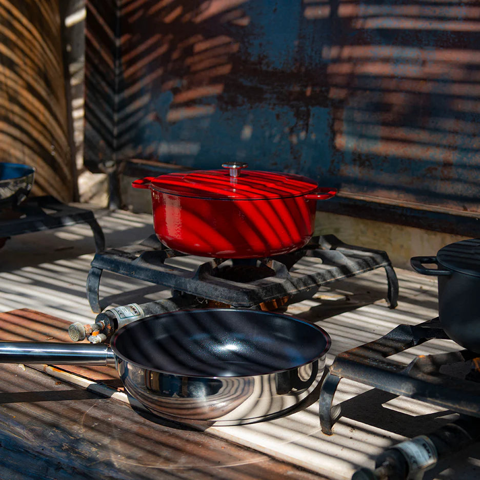 SOUS-CHEF ENAMELLED CAST IRON DUTCH OVEN 28CM RED