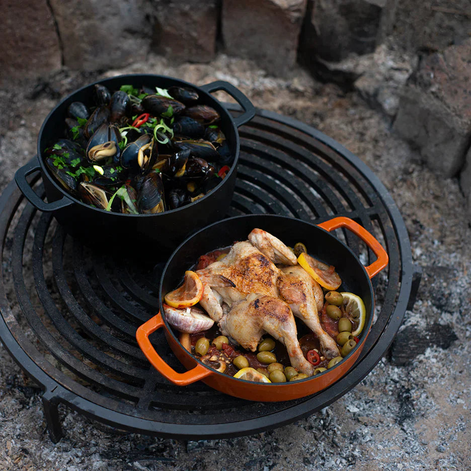 SOUS-CHEF ENAMELLED CAST IRON DUTCH OVEN & DOUBLE HANDLE FRY PAN 28CM ORANGE W/Cutting Board